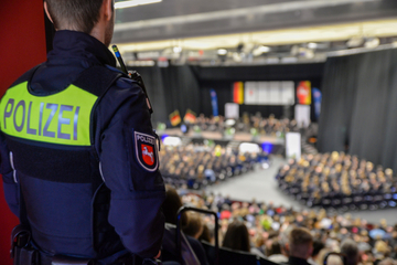 Akademiedirektor Carsten Rose und die Niedersächsische Innenministerin Daniela Behrens bedankten sich auch bei den Studierenden sowie Kolleginnen und Kollegen, ohne die die Veranstaltung nicht möglich gewesen wäre.