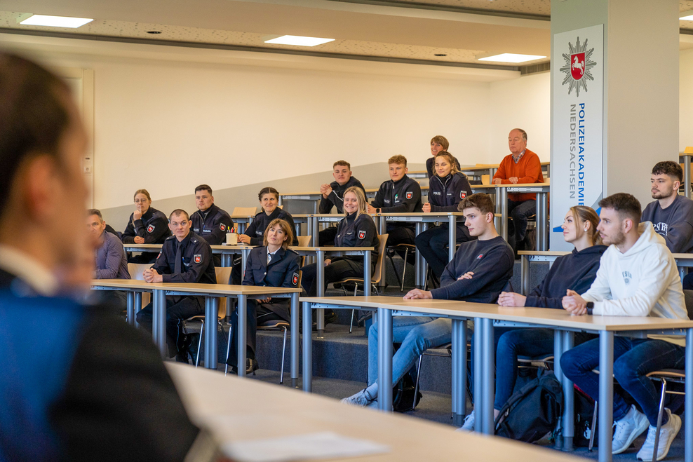 Begrüßung der jungen Kommissaranwärterinnen und -anwärter der Polizeiakademie Niedersachsen am Studienstandort Hann. Münden